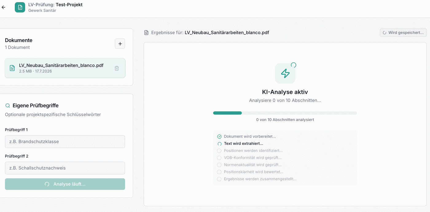 Plan Clarity AI liest ein Leistungsverzeichnis ein und zeigt die Prüfschritte der KI-Analyse
